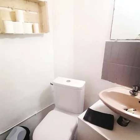 Maisonnette T2, Rue Calme A Deux Pas Du Vieux Port * La Rochelle (Charente-Maritime)